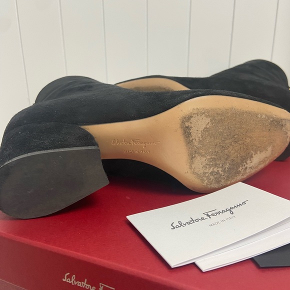 RARE Salvatore Ferragamo Pisa 70 Black Suede Booties, Size 5.5 - Picture 8 of 16